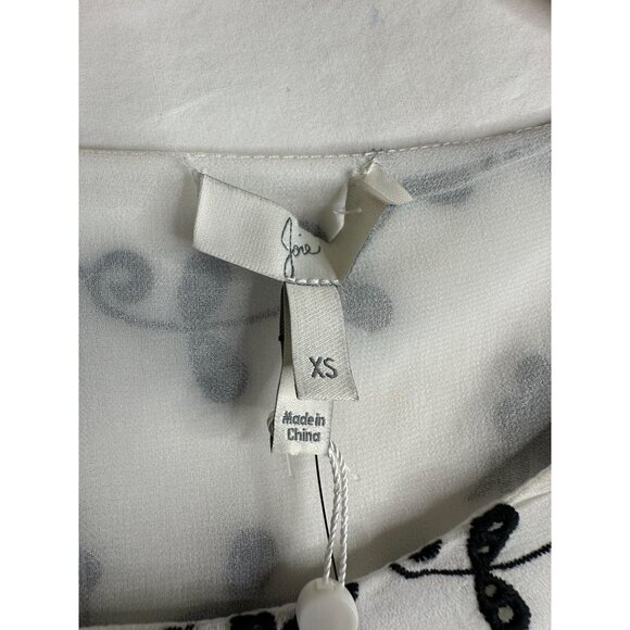 New‎ Joie Carlyton Eyelet Floral Cold Shoulder Ruffle Blouse Size XS White/Black - Picture 2 of 8